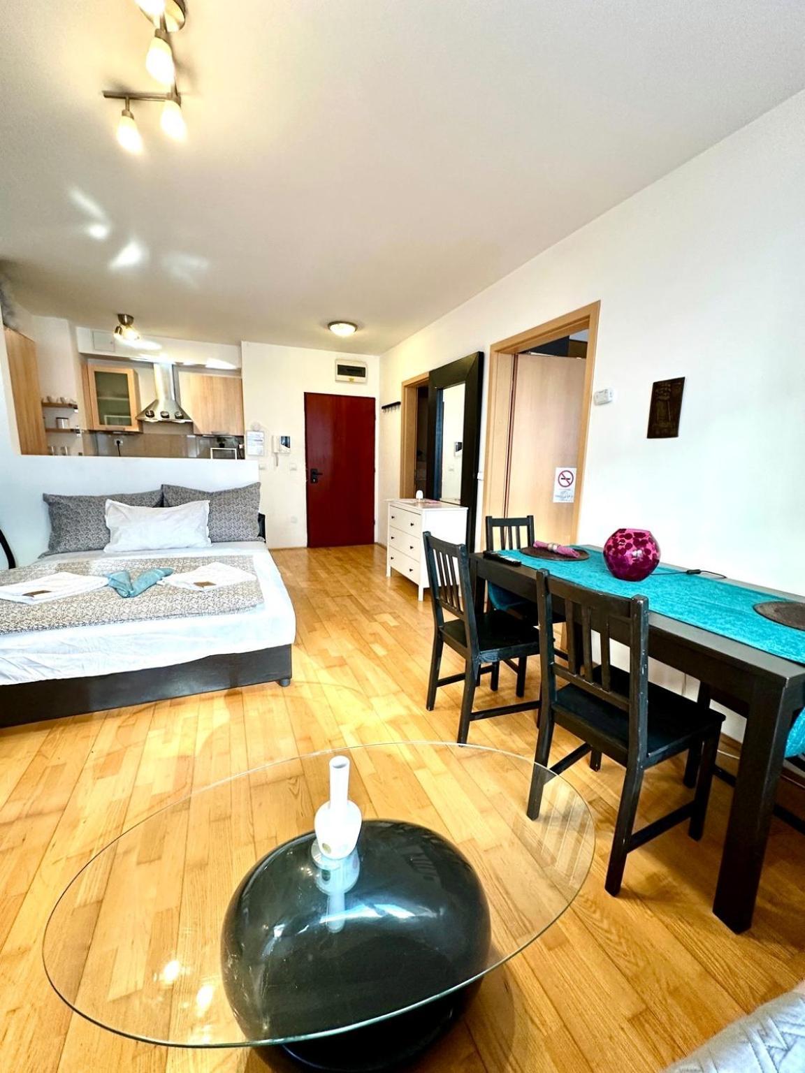 City Center Apartment With Balcony Budapest Extérieur photo