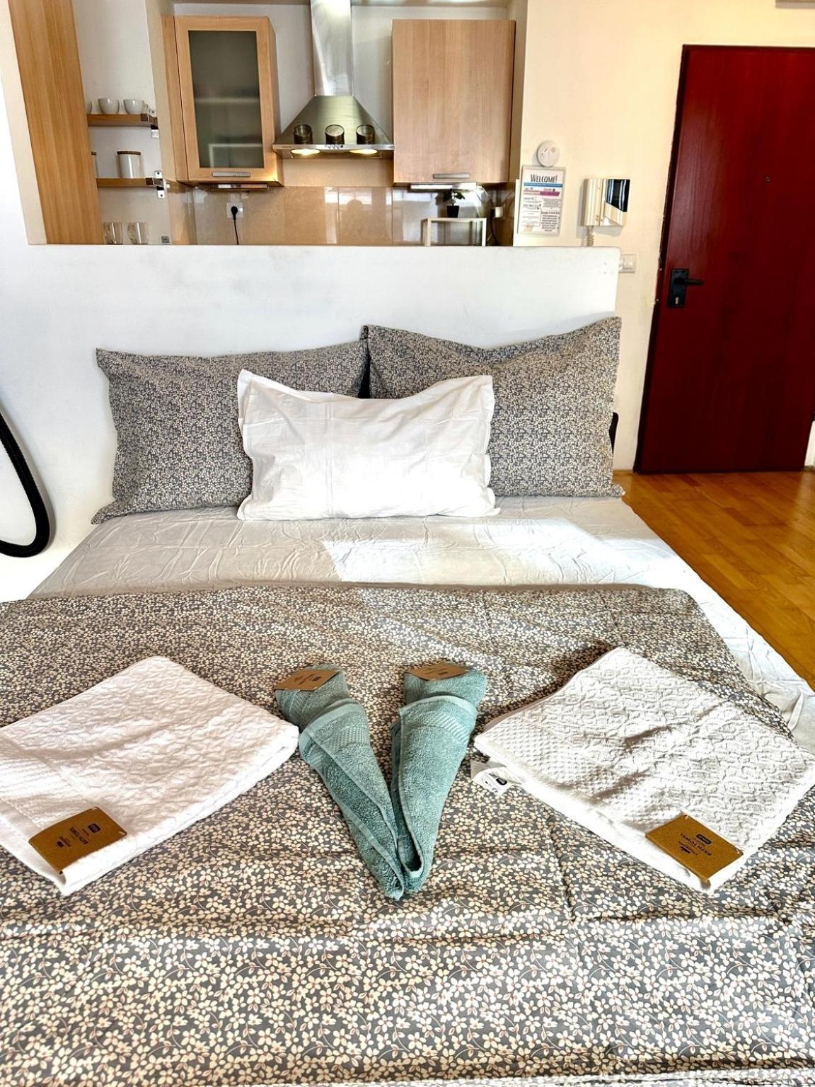 City Center Apartment With Balcony Budapest Extérieur photo